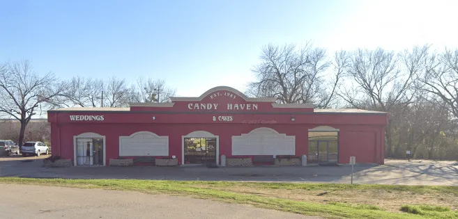 Candy Haven & Cakes storefront in Denton, Texas - family-owned bakery since 1983